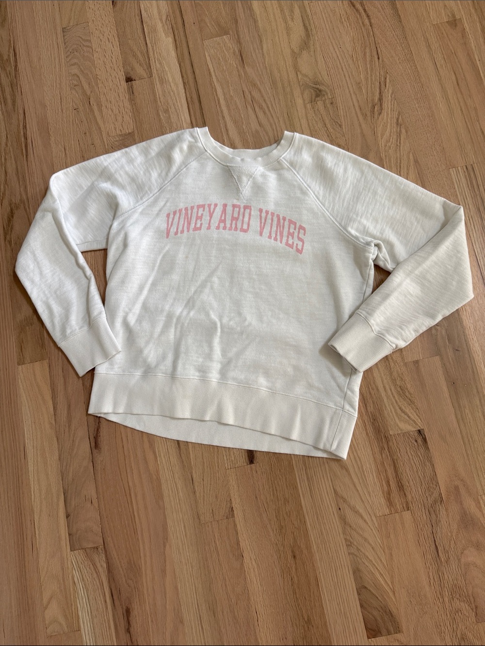 VINEYARD VINES White Crewneck Sweatshirt with Pink Logo, Size Medium